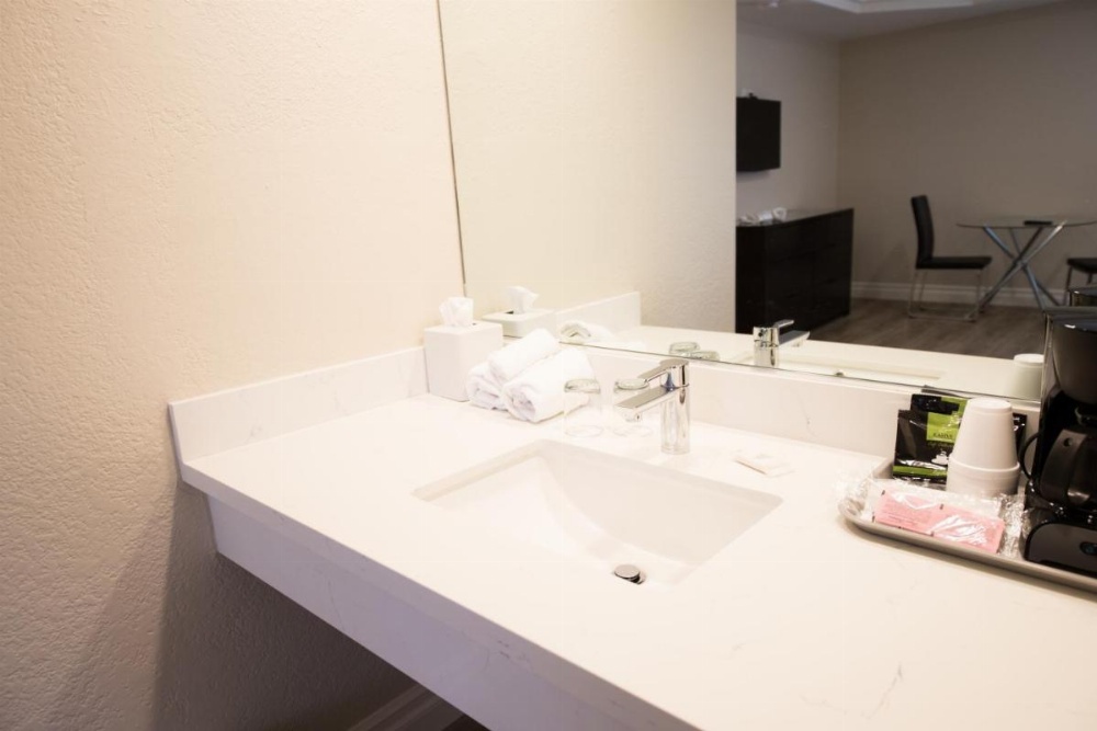 Wilshire Crest Hotel Los Angeles Main image